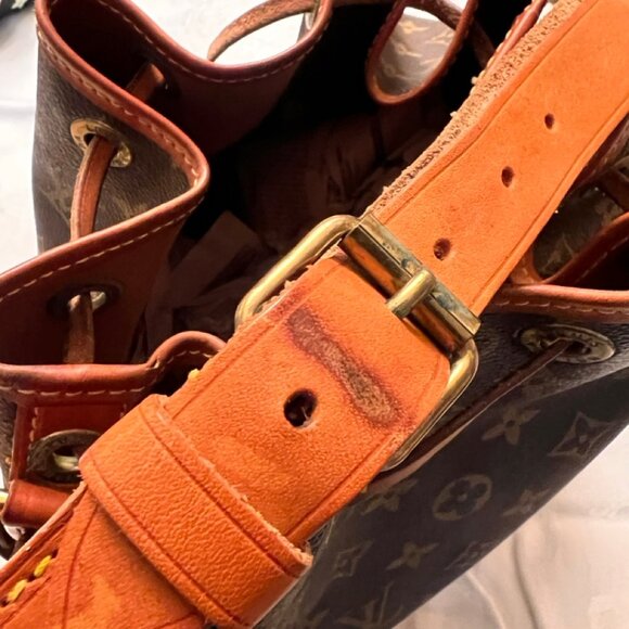 Louis Vuitton Vintage Monogram Bucket Bag - Picture 7 of 11